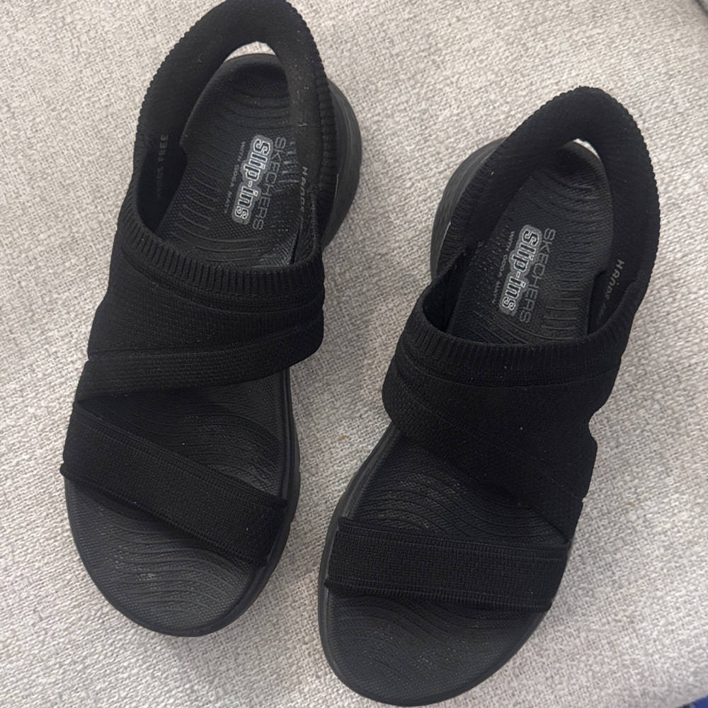 Skechers Popular Slip-ins. Black Knit Slip-On Sport Sandals. Hands free!!